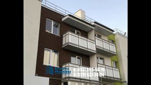 Два варианта остекления балкона в новостройке