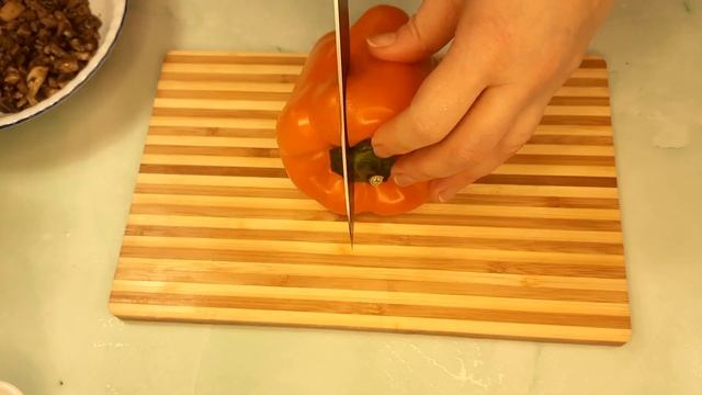 НЕОБЫКНОВЕННО ВКУСНЫЙ И ПРОСТОЙ САЛАТ.Обязательно попробуйте.