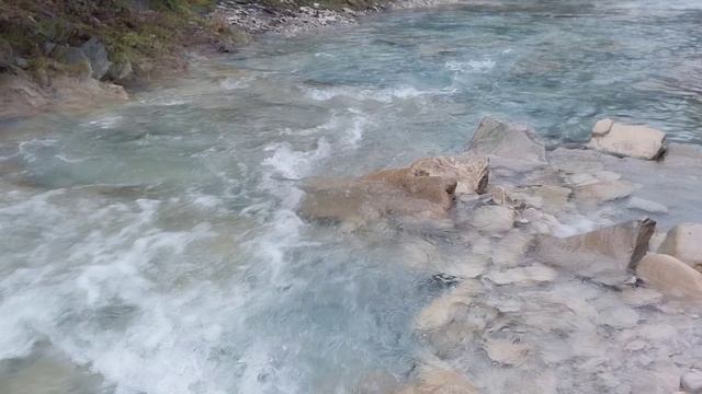 Шум горной реки