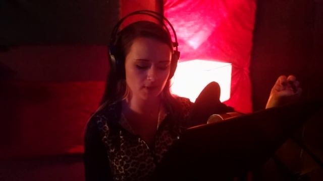 something in the water-Carrie Underwood(cover) by Sabrina Noch смотреть онлайн