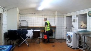 Уничтожение тараканов в столовой.