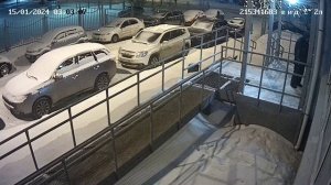 бомж массовым обзвоном социальной инженерией попадает в подъезд