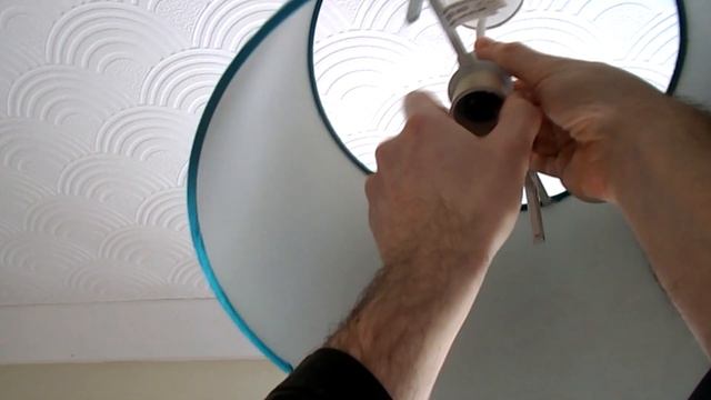 How to change a ceiling light shade, very easy смотреть онлайн