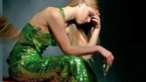 Алла Пугачёва: "В Петербурге гроза". Слайд - шоу.