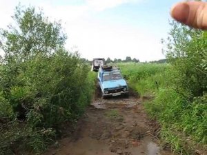 На двух Нивах через ручей туда обратно