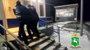 Двух подозреваемых в жестоком убийстве жителя села Тегульдет задержали полицейские в Томской области