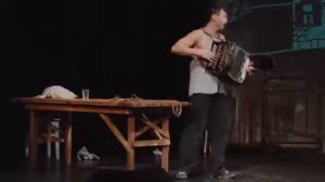 Игорь Растеряев.  Ворота. Из спектакля "Это чё за балаган!"