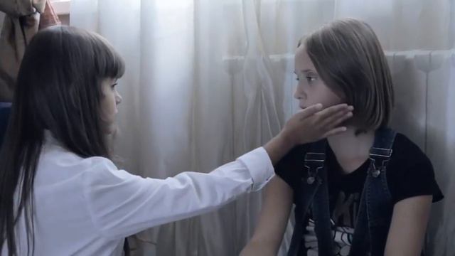 Я НЕ ХОЧУ ЖИТЬ! МЕНЯ ВСЁ ДОСТАЛО.. ( социальный ролик против суицида детей) смотреть онлайн