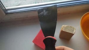 Как убрать следы клея от скотча с пластикового окна