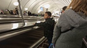 Спуск метро станция Академическая Санкт-Петербург