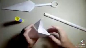 как сделать кунай из бумаги! ??
