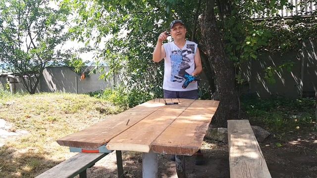 ДЕРЕВЯННЫЙ СТОЛ своими руками из старых досок (ч.2). Реставрация старых скамеек / DIY desk смотреть онлайн