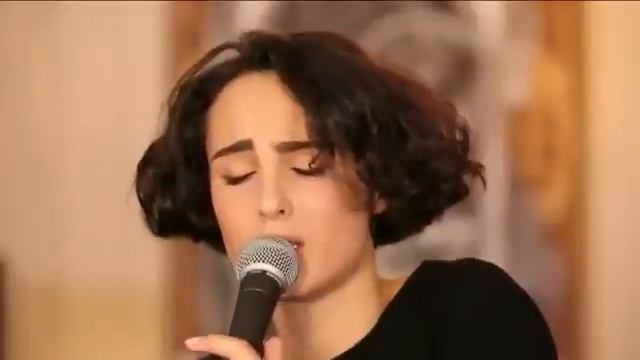 Barbara Pravi - Louis (Live) смотреть онлайн