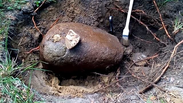 КЛАД ЗОЛОТА ПОД МОКРЫМ ВАЛУНОМ! МИСТИЧЕСКИЙ КАМЕНЬ ОХРАНЯЮЩИЙ СОКРОВИЩА! смотреть онлайн