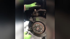 Замена тормозных колодок на Toyota Verso