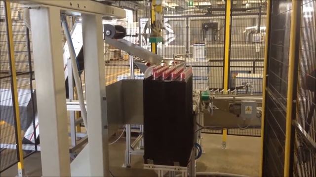 Транспортировка стеклянных стаканчиков роботом ASM смотреть онлайн