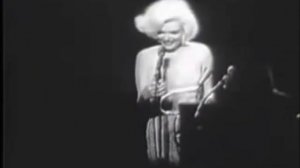 Marilyn Monroe canta a Pablo Iglesias