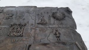Великий Новгород. Скульптура "Новгородская земли" (4.03.2023).