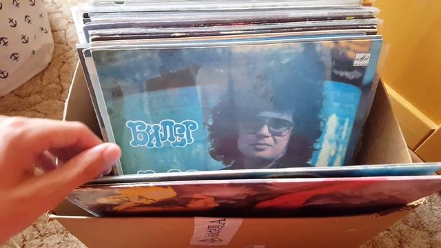 Проигрыватель Пластинок И Коллекция Пластинок смотреть онлайн