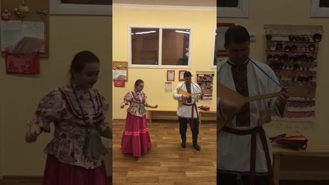 Шилкова Анна , 12 лет, народное пение, средняя группа, русская народная песня "Тарантасик"