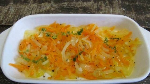 Ароматный,вкусный минтай с морковью,луком,майонезом и сыром - очень сочно и аппетитно))