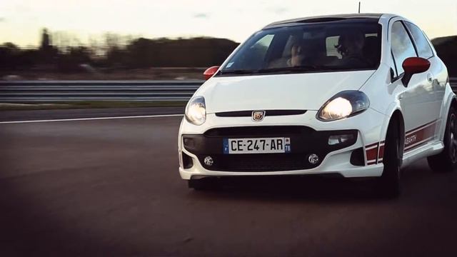 Huyndai Veloster Turbo - Le Garage des Blogs смотреть онлайн