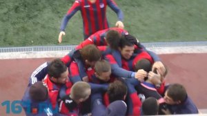 ПФЛ "СКА Ростов-на-Дону" - ФК "Чайка". Вратарь забивает от своих ворот. 30.10.2016