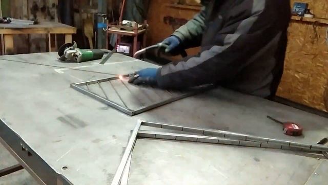 Изготовление дровницы и обувницы. #холоднаяковка #сварка #KaltesSchmieden #coldforging #welding смотреть онлайн