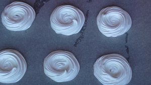 Пирожные Павлова? со взбитыми сливками и ягодами!?***CAKES PAVLOVA!***