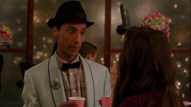 Сообщество 4 сезон 8 серия Её история танцев (сериал, 2009)