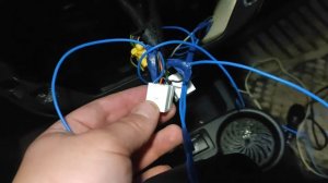 Установка видео регистратора через кнопку Лада Гранта FL