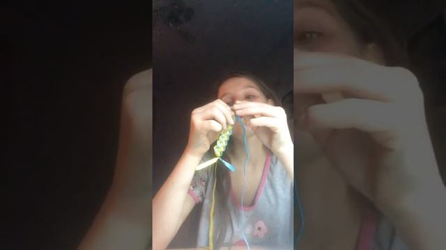 Делаю браслет из ленточек смотреть онлайн