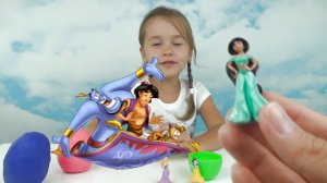 Принцессы Диснея Арина открывает яйца Плей До с принцессами Disney princess