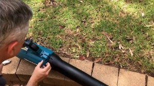 Makita Brushless LXT Electric Blower DUB184Z (XBU03Z) Review and First Blow - Light and Powerful!!