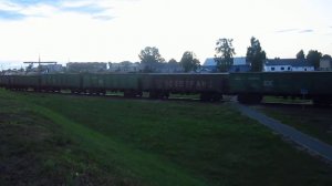 Тепловоз 2ТЭ10М-3546 с грузовым поездом