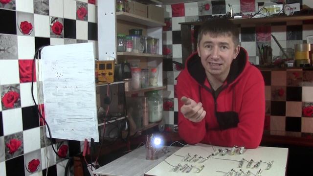 Шесть простейших батареек! На древесной щёлочи! Своими руками! И даже в походе! смотреть онлайн