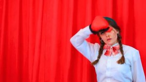 Парень Уэнсдей vs парень Энид в аквапарке!