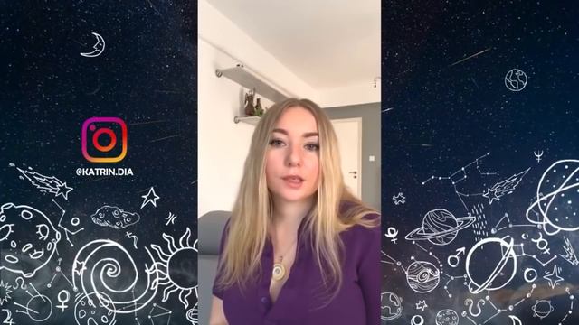 Десцендент (DSC) в Козероге♑ или Водолее♒. Либо Венера♀️ в Раке или Льве. ОНА для НЕГО
