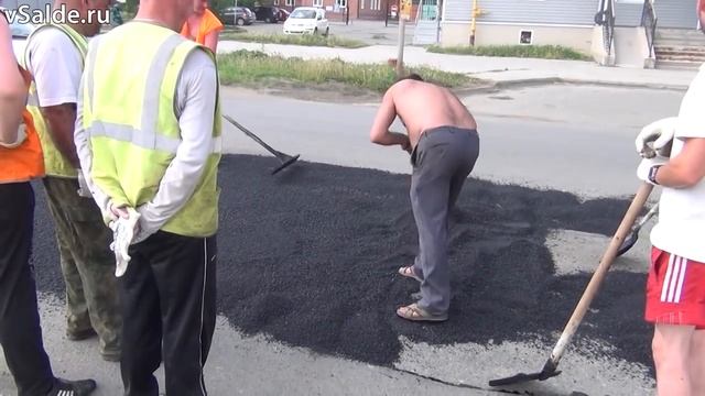 В Верхней Салде стартовал сезон ремонта дорог смотреть онлайн