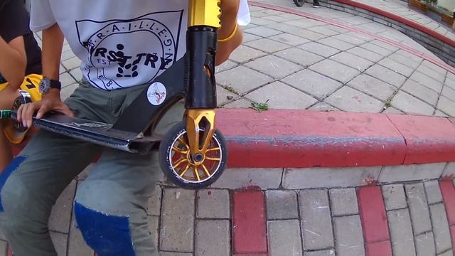 обзор на самокат fox pro V-TECH 01 (трюковые самокаты) смотреть онлайн