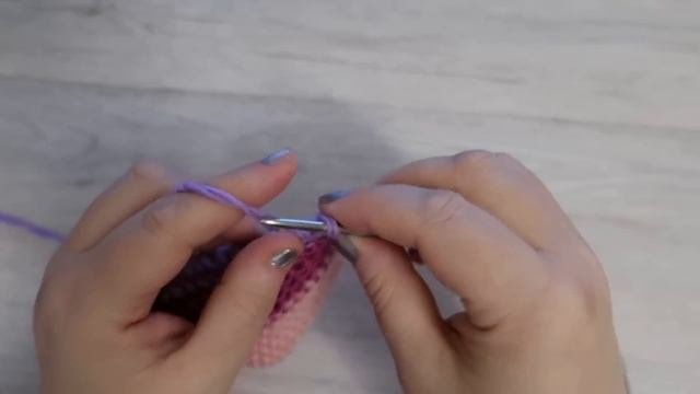 Тапочки для дома. Тапочки-следки на 2 спицах.