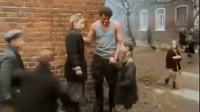Правильное воспитание  момент из фильма ,,вор,,