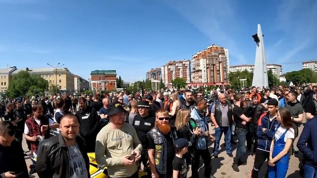 Открытие мотосезона 2023 в Омске / пристаю к мотоциклистам #ПутьБайкера смотреть онлайн