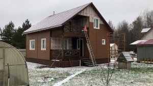 Монтаж акрилового сайдинга Альта Профиль "ДУБ СВЕТЛЫЙ"