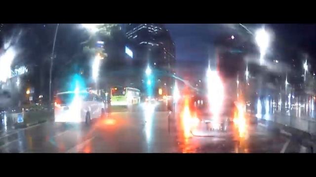 SMN2618C bastard toyota wish stop in the middle of 2 lanes to block others from going straight смотреть онлайн