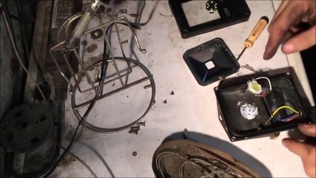 Перепаиваю светодиод в прожекторе! смотреть онлайн