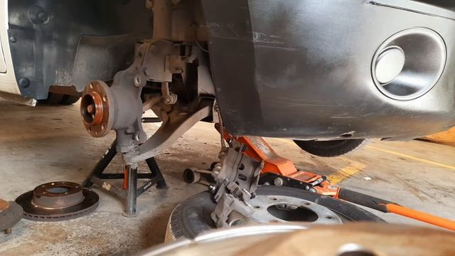 Заміна гальмівних дисків та колодок на Рено Мастер-Renault  Master.