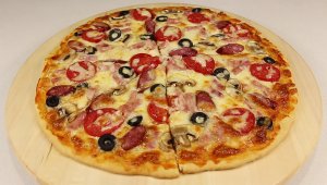 БЫСТРАЯ ПИЦЦА НА КЕФИРЕ/Вкусная Пицца БЕЗ ДРОЖЖЕЙ/Рецепт Домашней Пиццы/ Мила Гришкевич