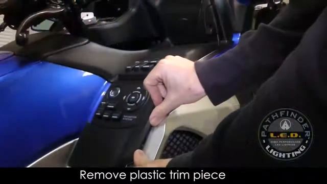 Установка LED ламп Pathfinder на Honda Goldwing GL1800 смотреть онлайн