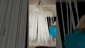 ОКРАШИВАНИЕ БУМАЖНЫХ ТРУБОЧЕК В БЕЛЫЙ ЦВЕТ. БЕЛЫЕ ТРУБОЧКИ ИЗ ГАЗЕТ.